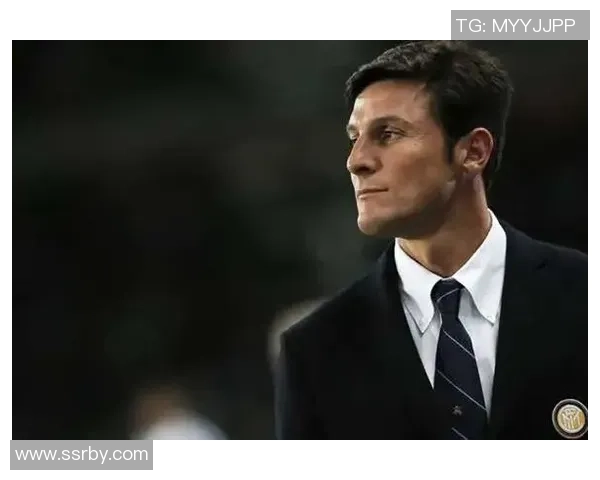 阿根廷最帅长发足球球星引领潮流风尚成为球场外的时尚代言人